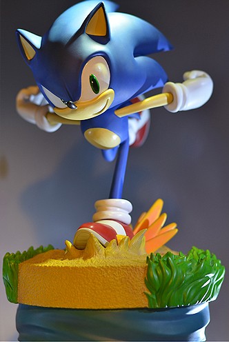 Estatua - Modern Sonic the Hedgehog - Resina 37cm 