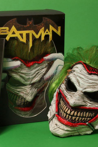 Batman Death of the Family Replica Joker Mask & Book | Funko Universe,  Planet of comics, games and collecting.